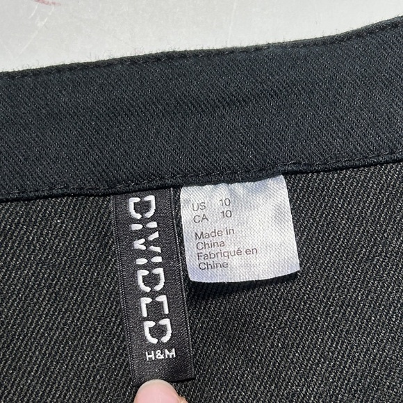 H&M Fitted Black Stretch Denim Overall Pinafore Dress w/ Pockets, Size 10 - Picture 12 of 12